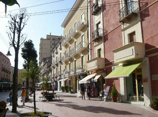 Piazza V. Veneto e Corso Garibaldi